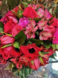 ROSSO Mazzo di fiori misti